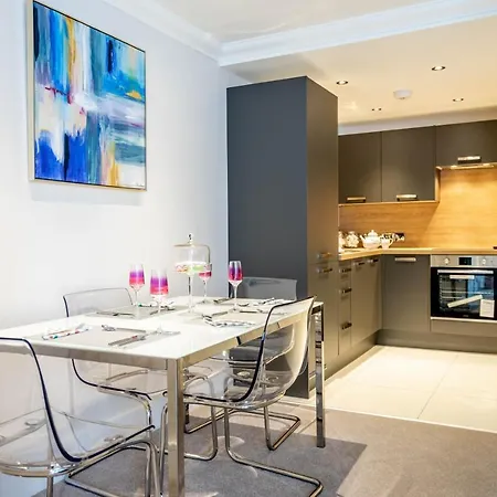 5 London Mews York